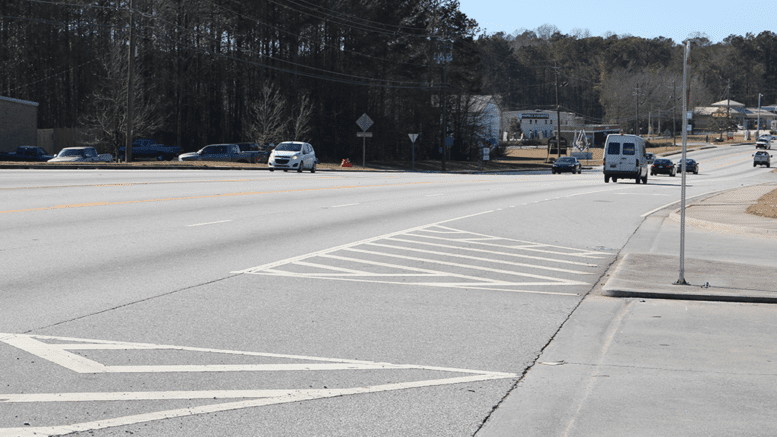 a clear stretch of Veterans Memorial Highway