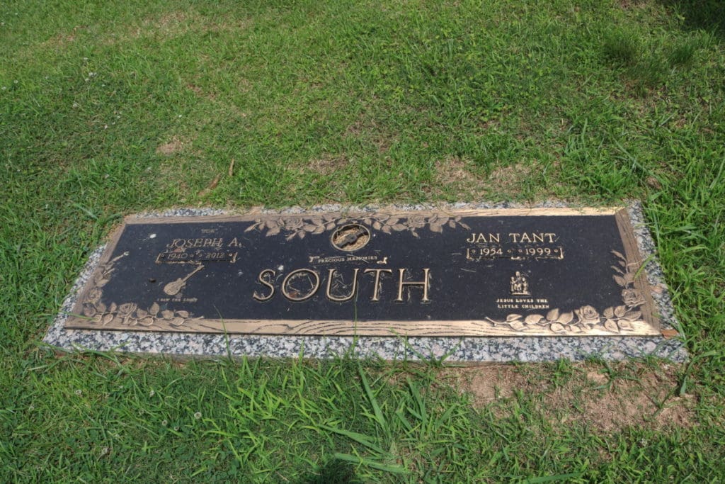 Singer Songwriter Joe South and his wife Jan Tant (photo by Larry Felton Johnson)