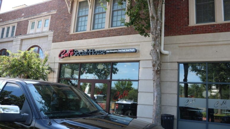 Cafe Social House on Veterans Memorial at Discovery Boulevard (photo by Larry Felton Johnson)