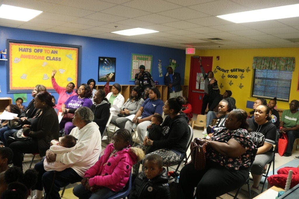 Riverside drive apartment renters gather in Town Hall meeting (photo by Larry Felton Johnson)