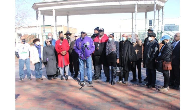 participants in press conference on redistricting line up