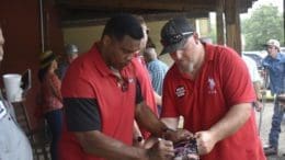 Herscel Walker signs autographs