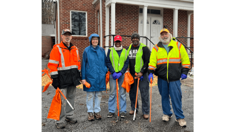 Group photo from Queen Mill cleanup