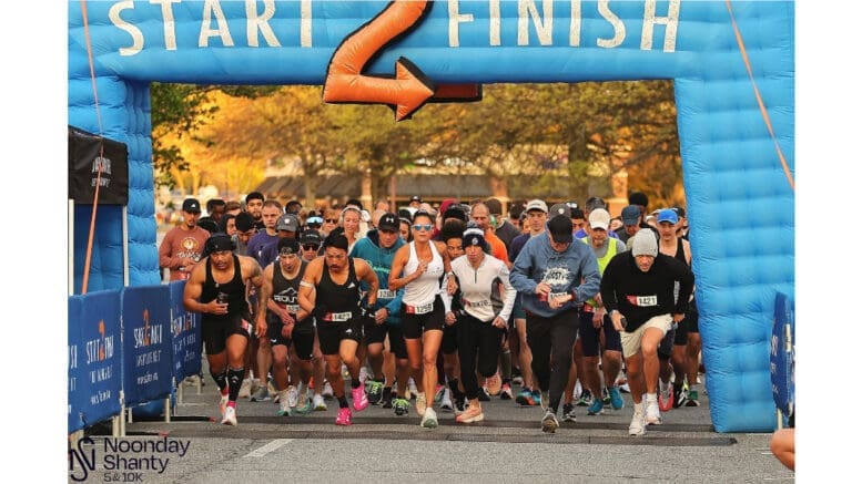 Crowded start/finish line at the Noonday Shanty 5K/10K